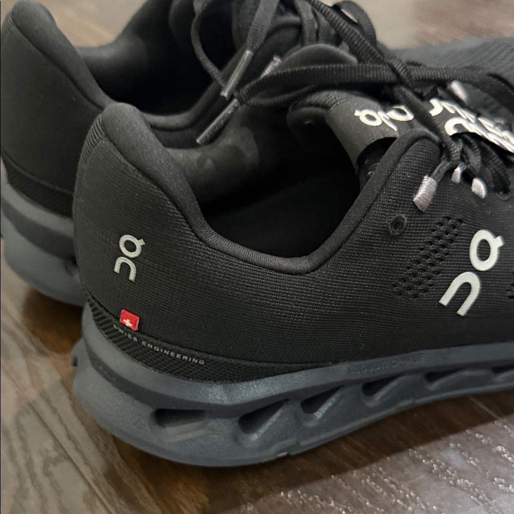 On Cloud Running Shoes for Men - Black - Picture 8 of 10